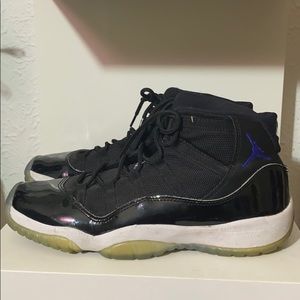 Air Jordan 11 Space Jam